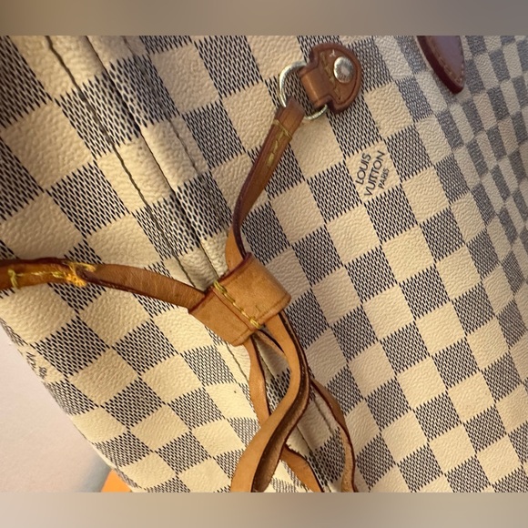 Louis Vuitton Neverfull MM Damier Azur - Picture 13 of 13